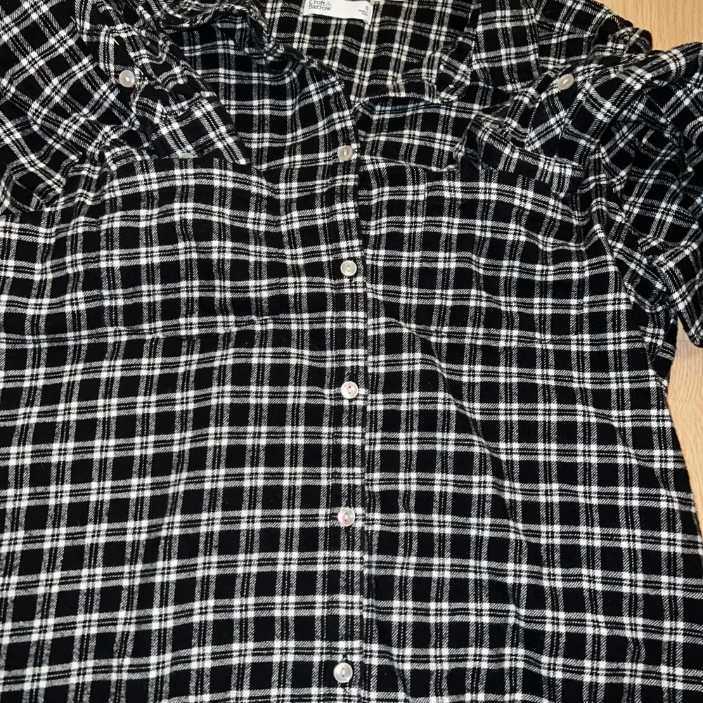 Croft & Barrow Black and White Plaid Flannel Long Sleeve Shirt - Picture 5 of 10